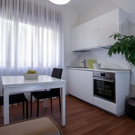 Starhost - Golden Apartments ساليرنو المظهر الخارجي الصورة